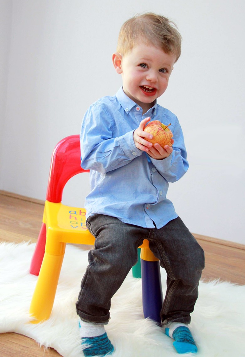 How to rock a photoshoot, toddler style!